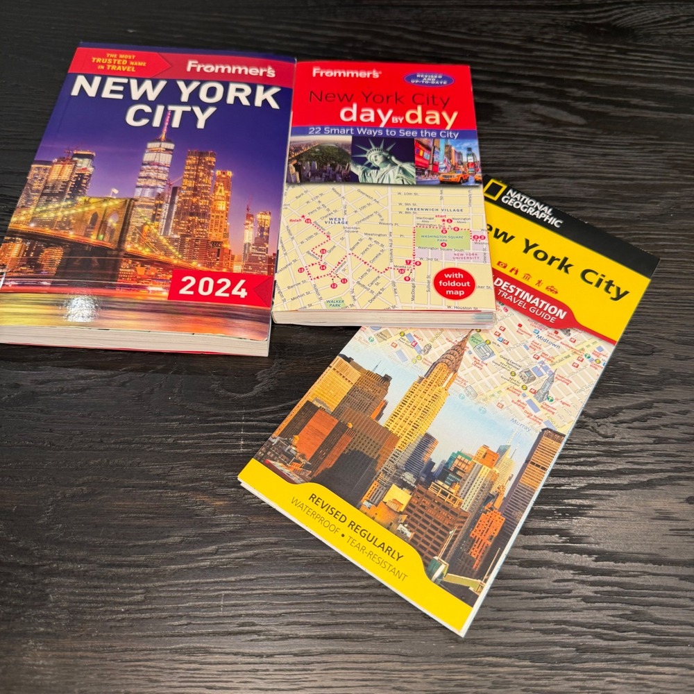 Frommer's New York City 2024 Guide Day by Day & National Geographic Map Bundle